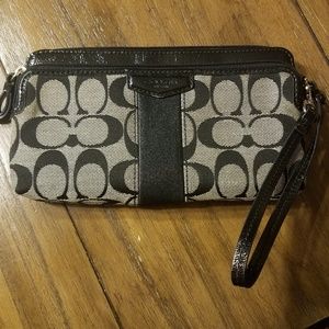 Coach AUTHENTIC Wristlet Wallet